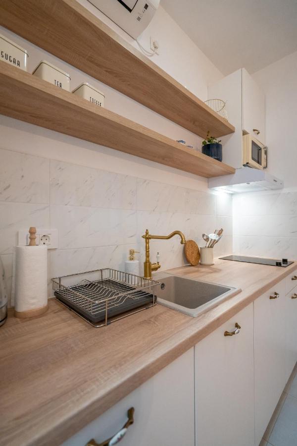 Starry Night Studio Apartment Rijeka Luaran gambar