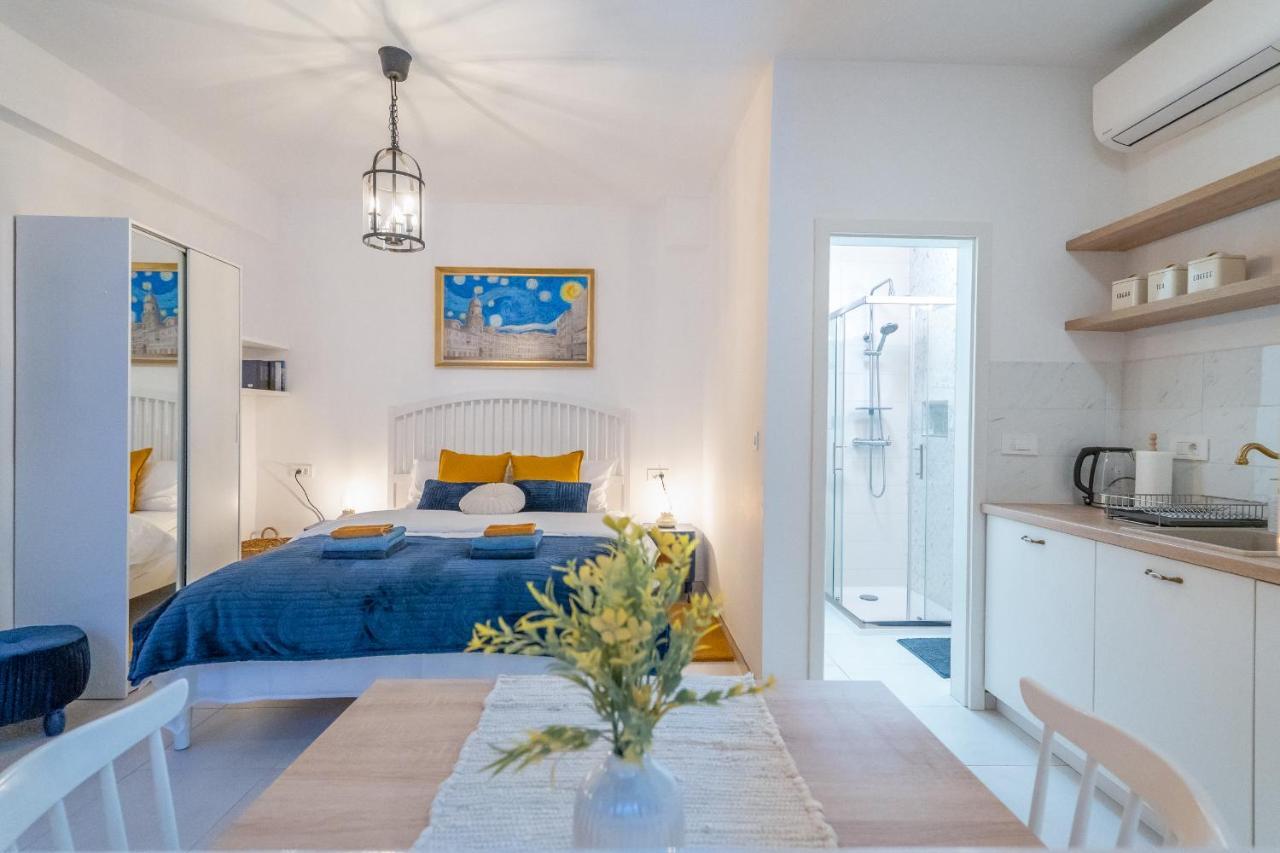 Starry Night Studio Apartment Rijeka Luaran gambar