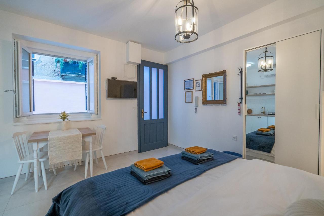 Starry Night Studio Apartment Rijeka Luaran gambar
